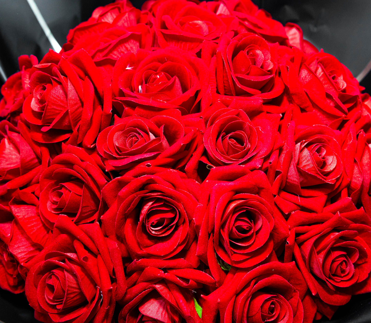 Midnight Passion Bouquet – Classic Red Roses