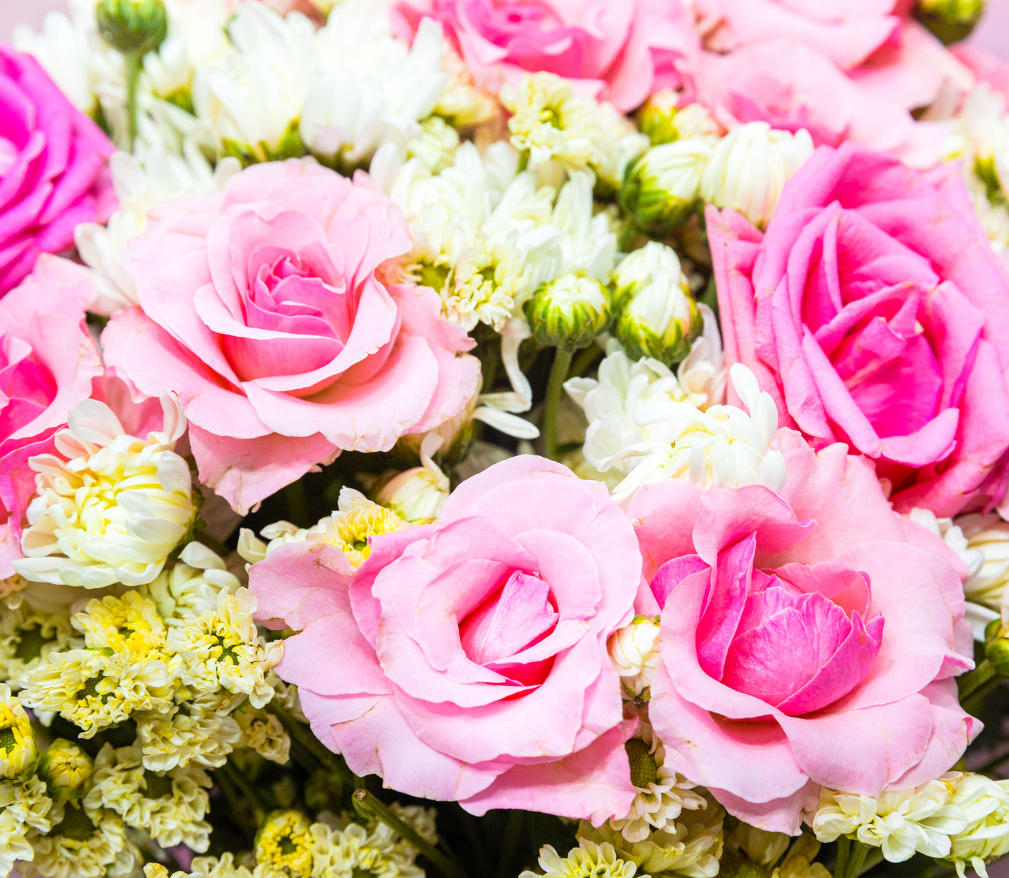 Blush Blossom Bouquet – Pink Elegance & Fresh Whites