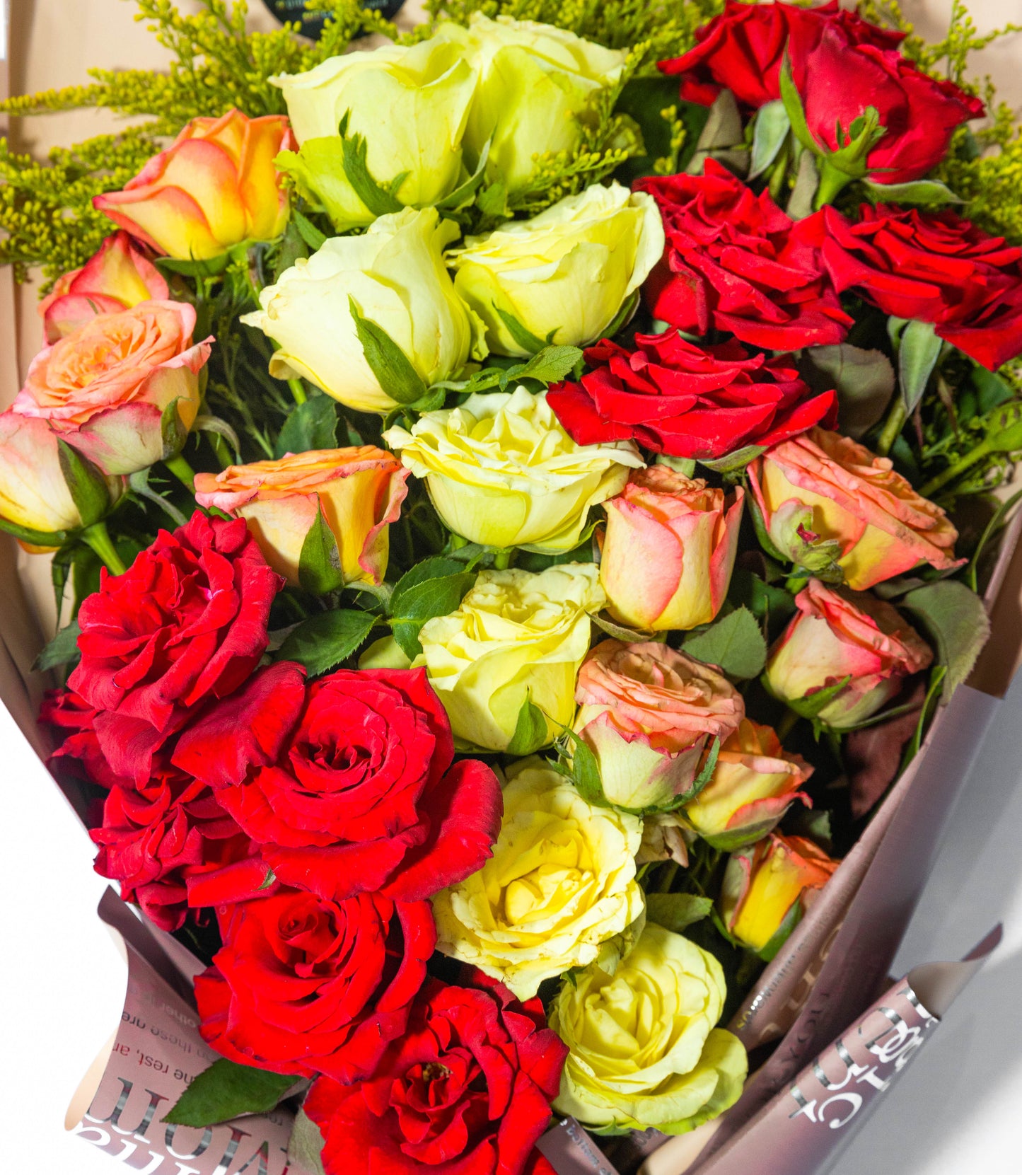 Sunset Symphony โ Mixed Roses Bouquet