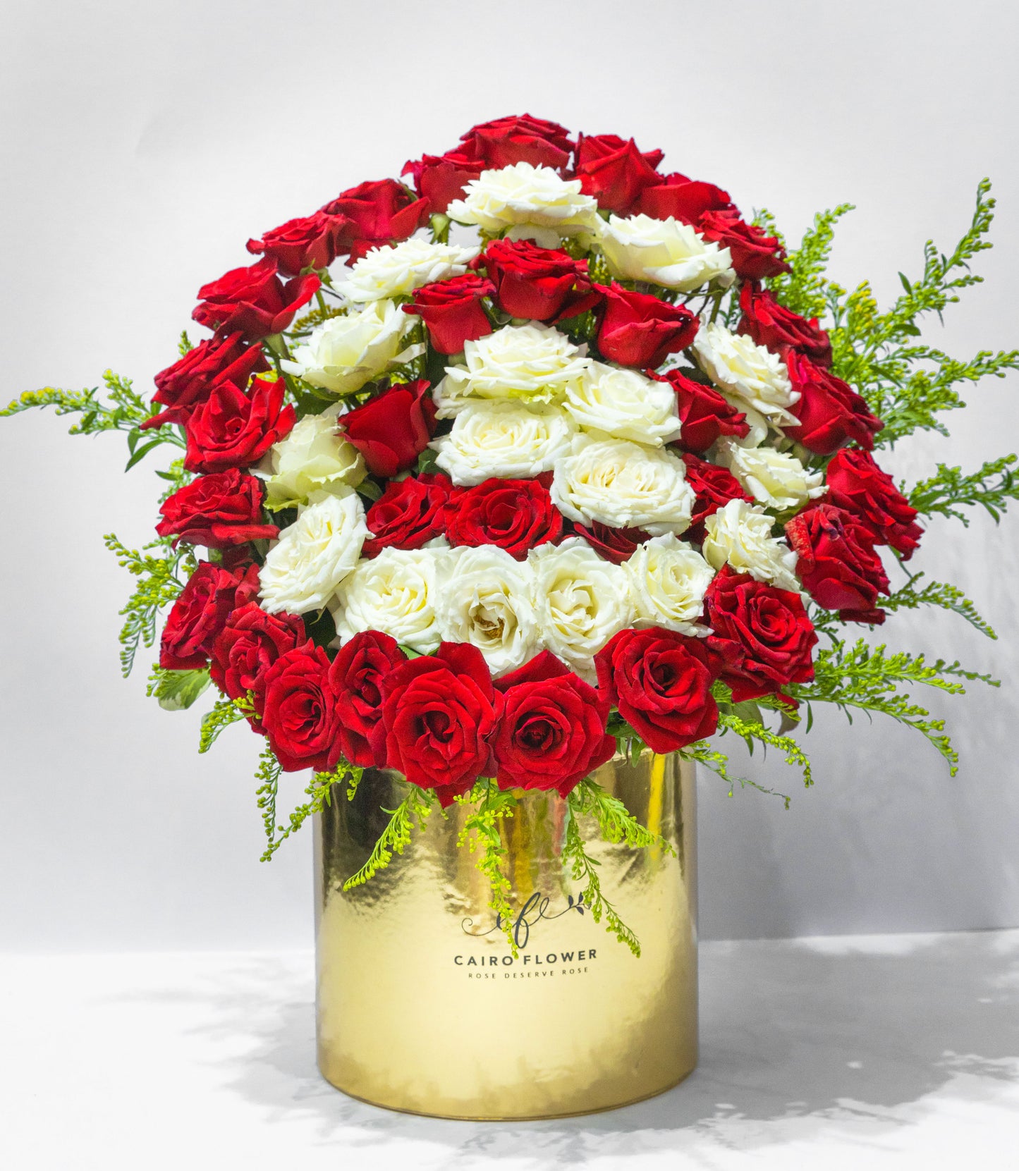 Royal Glory β Premium Red & White Roses