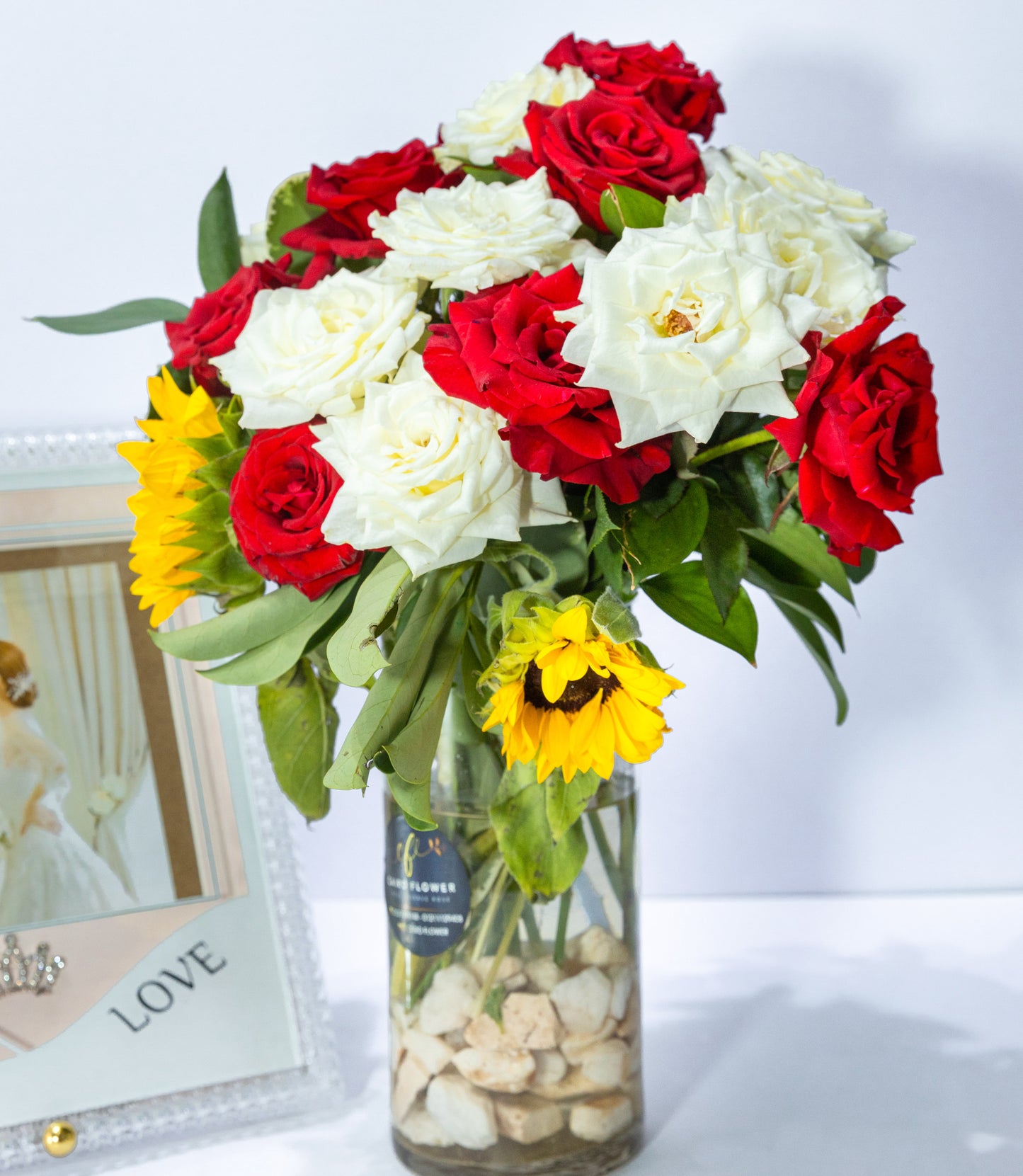 Love in Bloom – Vase & Photo Frame Set