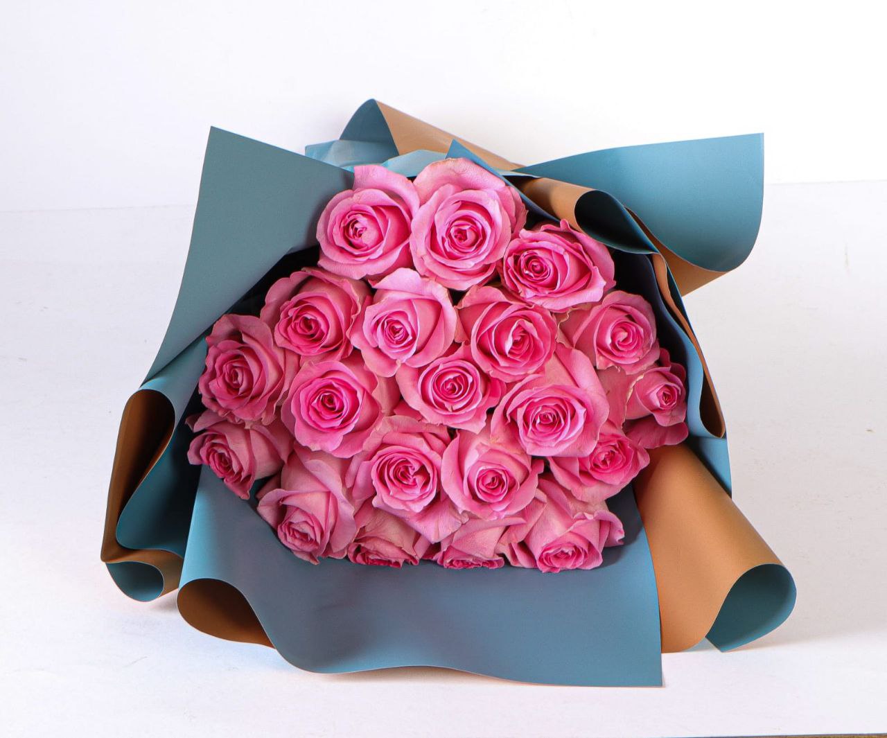 "Rosy Glow – 20 Imported Roses"