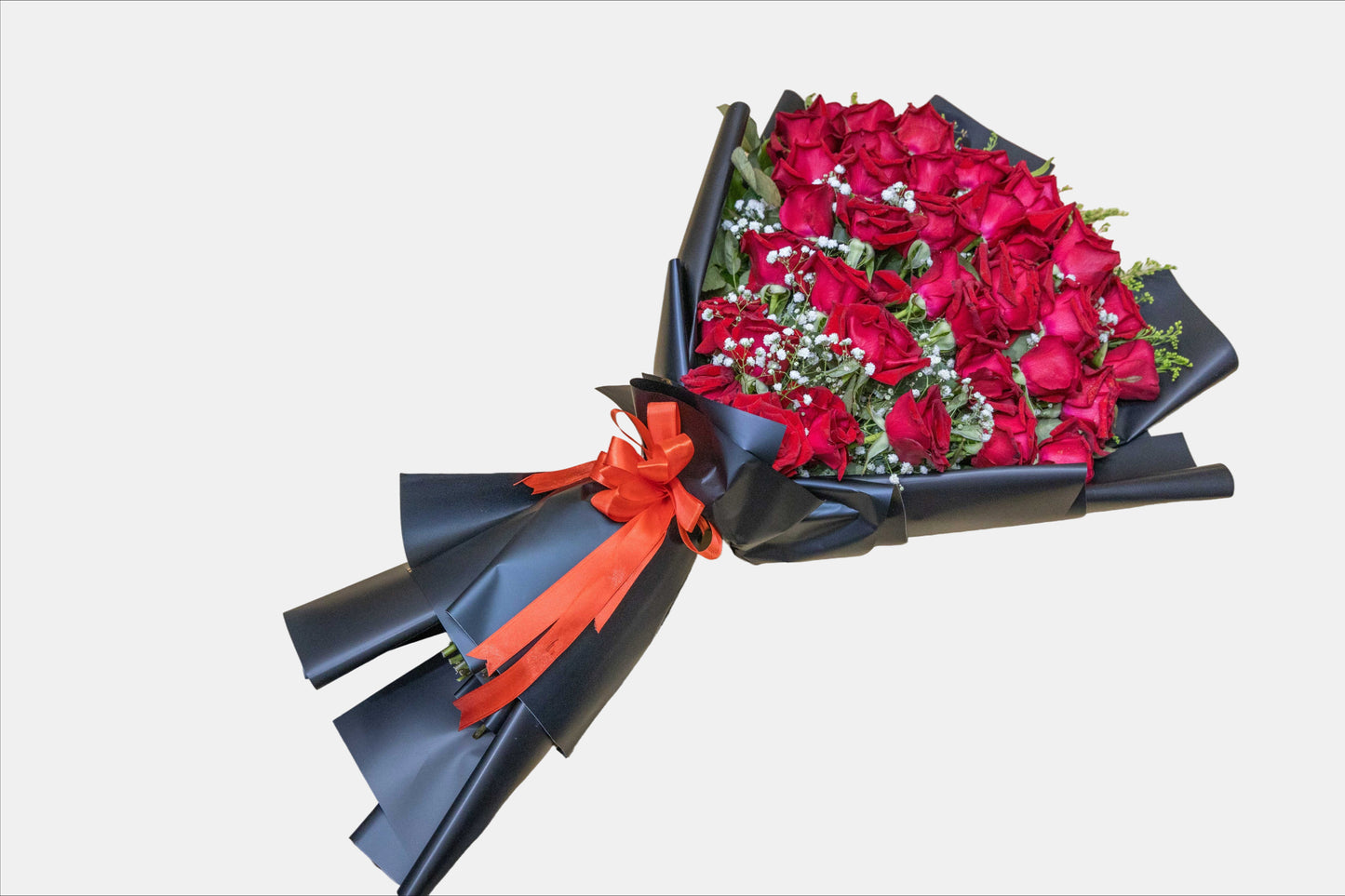 Bold Romance – Premium Red Roses in Black Wrap