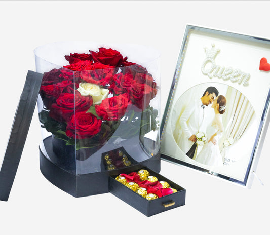 Queen’s Keepsake Gift Box – Roses, Chocolates & Frame
