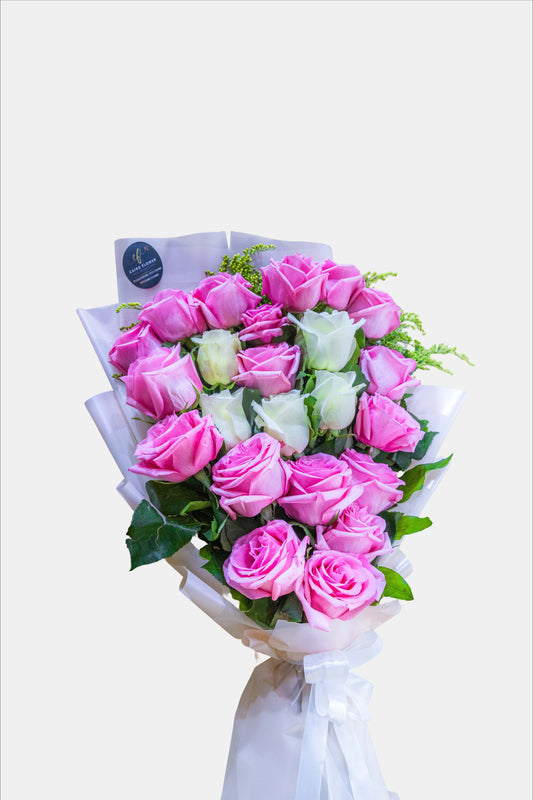 Harmony in Bloom – Pink & White Rose Bouquet