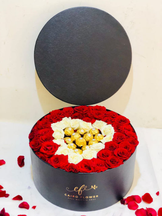 A Circle of Love – Fresh Roses & Premium Chocolates in Artistic Harmony